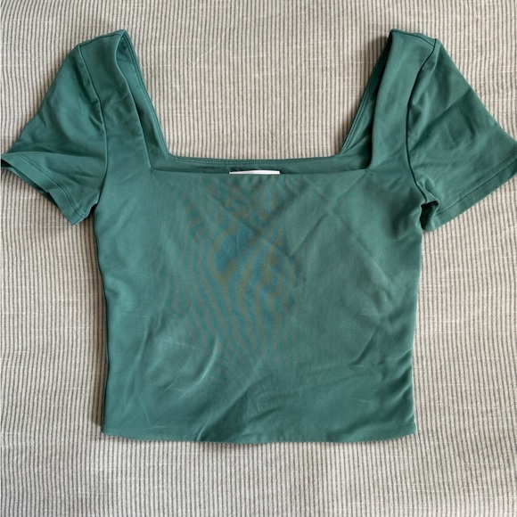 ARITIZIA babaton contour square neck TSHIRT - Picture 1 of 4